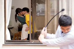 Ánh mắt khát dục của cô cháu gái cấp 3 vú khủng