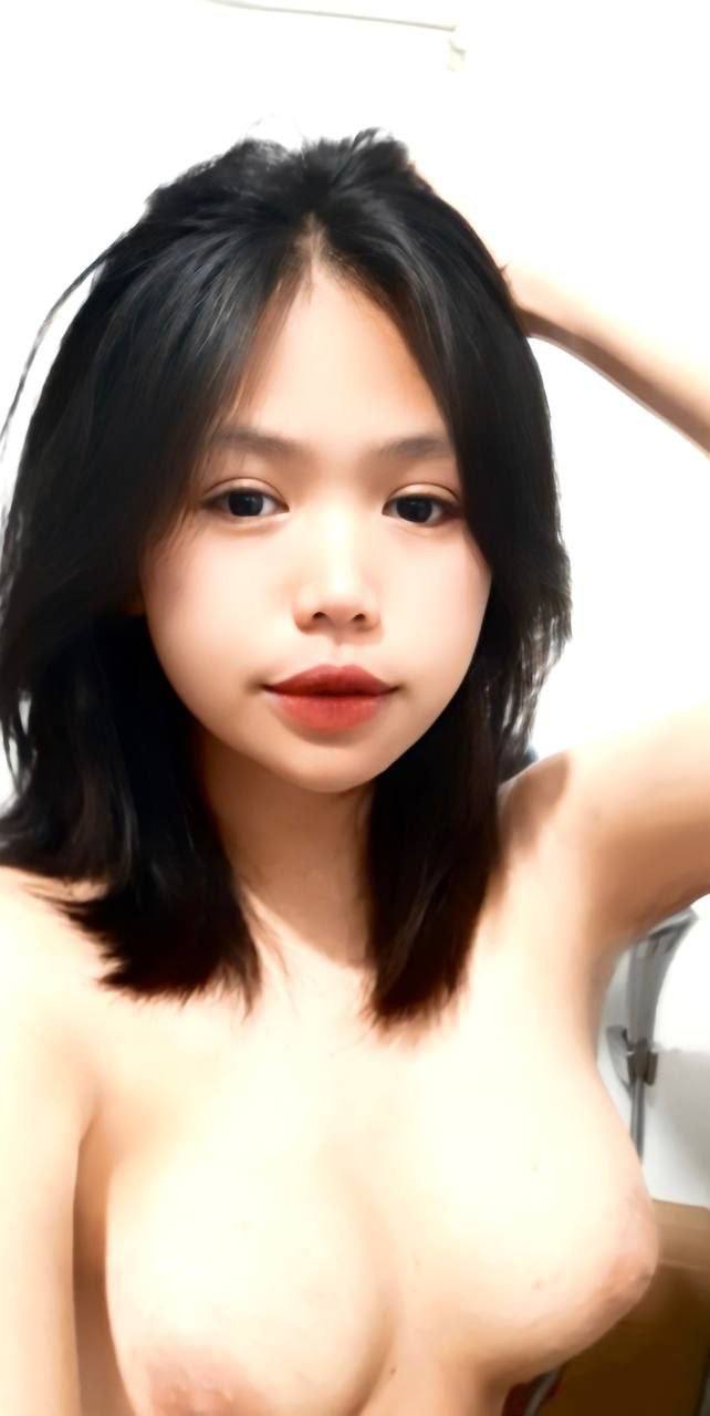 Mới chia tay người yêu chị gái nhờ tôi xoa lồn